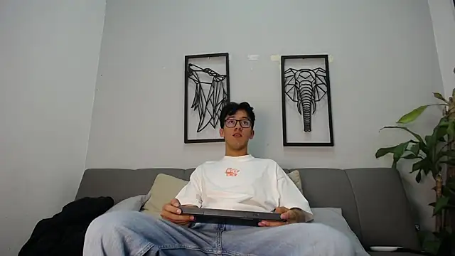 Austin Reeds online show from October 21, 2025, 3:13 pm