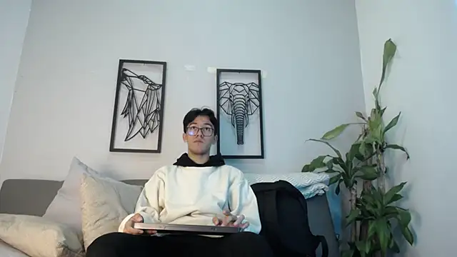 Austin Reeds online show from October 27, 2025, 11:58 am