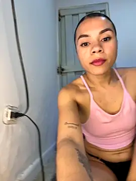 Snapshot of Crystal_555 chatting on October 29, 2025, 5:42 am Crystal 555 online show from October 29, 2025, 5:42 am