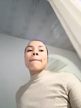 Snapshot of Crystal_555 chatting on November 2, 2025, 10:45 pm Crystal 555 online show from November 2, 2025, 10:45 pm