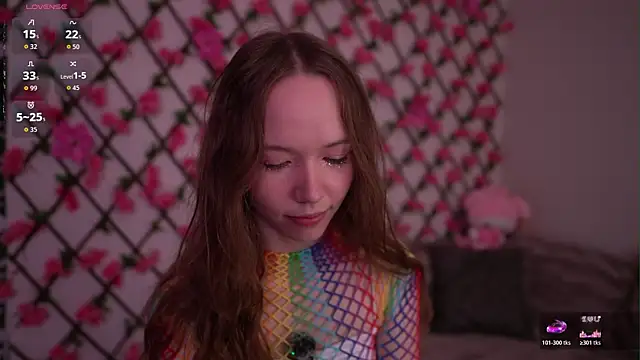 Snapshot of Petite_Polly chatting on October 24, 2025, 6:15 pm Petite Polly online show from October 24, 2025, 6:15 pm