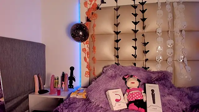 Snapshot of Mia_Petitejs chatting on October 20, 2025, 3:29 am Mia Petitejs online show from October 20, 2025, 3:29 am