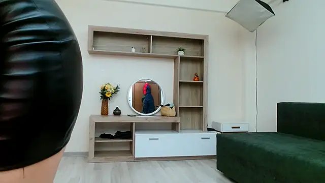 RubyJayda online show from November 1, 2025, 7:32 am