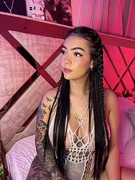 Snapshot of Kiity- chatting on February 7, 2026, 2:48 am Kiity- online show from February 7, 2026, 2:48 am