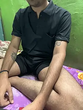 Snapshot of foxythebold chatting on October 13, 2025, 5:24 pm foxythebold online show from October 13, 2025, 5:24 pm