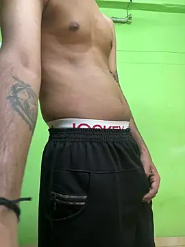 Snapshot of foxythebold chatting on October 22, 2025, 6:35 am foxythebold online show from October 22, 2025, 6:35 am