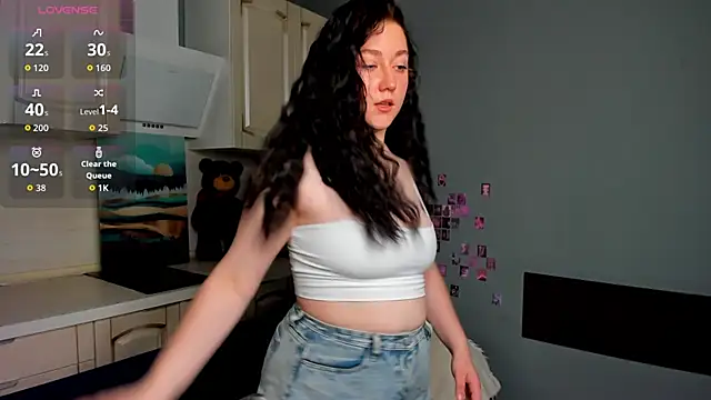 Snapshot of Diana_charon chatting on October 21, 2025, 1:28 am Diana charon online show from October 21, 2025, 1:28 am