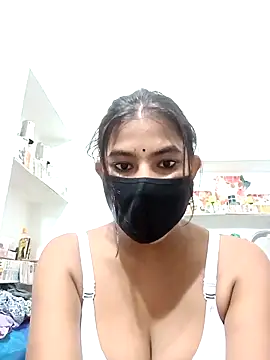 Hot radhaji online show from November 10, 2025, 4:39 pm