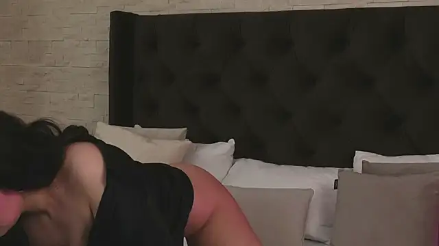 Snapshot of ClaraPasssion chatting on October 15, 2025, 6:41 pm ClaraPasssion online show from October 15, 2025, 6:41 pm