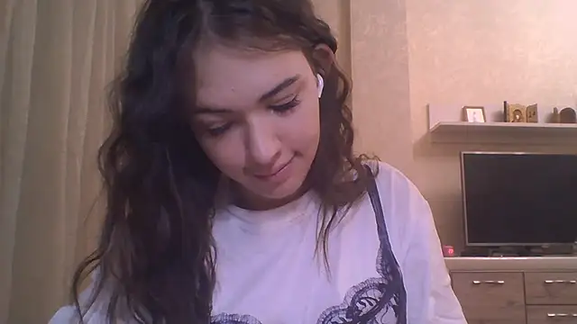 CeyaLier online show from November 19, 2025, 5:46 pm