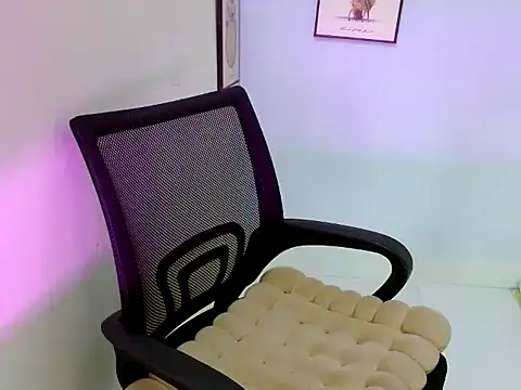 Boora2025 online show from November 19, 2025, 4:12 am