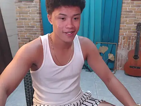 ur naughtyboy patrick online show from December 4, 2025, 1:53 pm