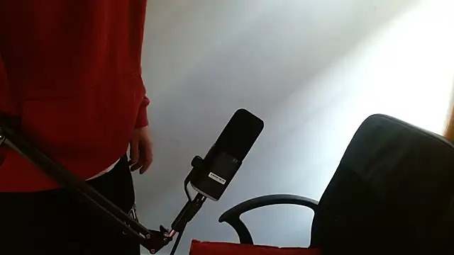 Snapshot of chibrax918 chatting on December 16, 2025, 9:47 am chibrax918 online show from December 16, 2025, 9:47 am