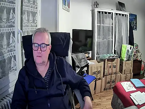 Snapshot of macdut67 chatting on February 5, 2026, 1:43 am macdut67 online show from February 5, 2026, 1:43 am