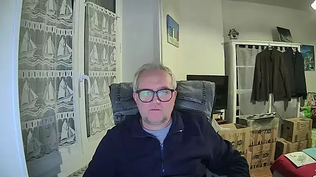 Snapshot of macdut67 chatting on February 17, 2026, 2:19 am macdut67 online show from February 17, 2026, 2:19 am