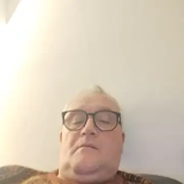 Snapshot of macdut67 chatting on March 23, 2026, 5:55 am macdut67 online show from March 23, 2026, 5:55 am