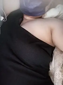 Snapshot of TinyLa chatting on October 19, 2025, 5:08 am TinyLa online show from October 19, 2025, 5:08 am