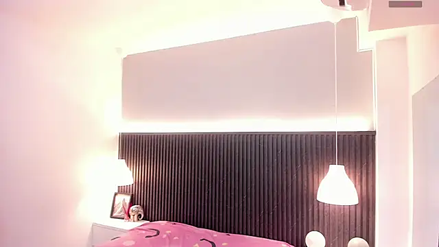 Snapshot of NashaReeve chatting on October 29, 2025, 4:04 am NashaReeve online show from October 29, 2025, 4:04 am