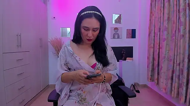 Snapshot of anna_maya77 chatting on October 12, 2025, 3:38 am anna maya77 online show from October 12, 2025, 3:38 am