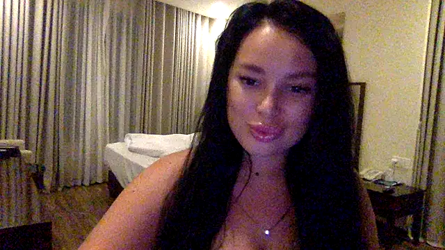 Snapshot of Fayronna chatting on February 18, 2026, 5:20 pm Fayronna online show from February 18, 2026, 5:20 pm