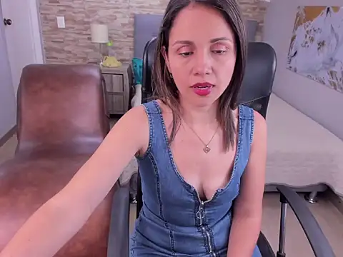 Tatis Corredor online show from November 8, 2025, 2:17 pm