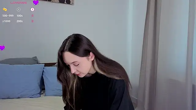 SylviaHamilton online show from October 18, 2025, 7:20 am