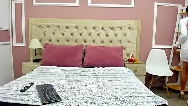 lunnasantos online show from November 1, 2025, 3:41 am