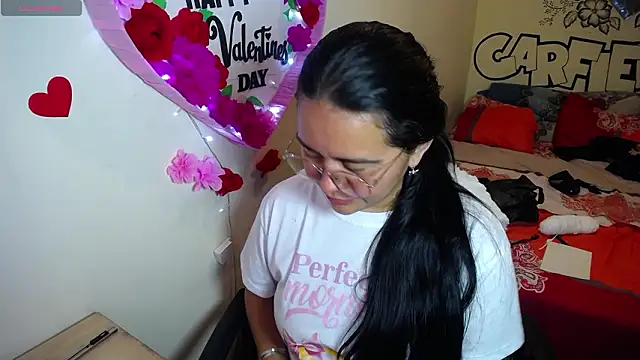 Miss  kendra  online show from February 17, 2026, 1:57 am