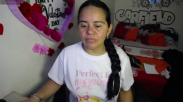 Miss  kendra  online show from February 17, 2026, 2:02 pm