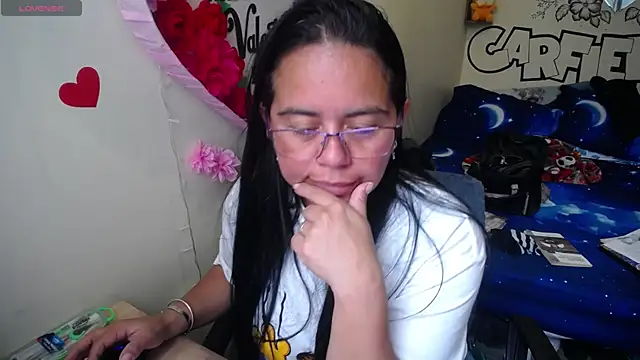 Miss  kendra  online show from April 16, 2026, 3:57 pm