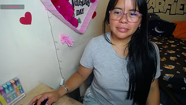 Snapshot of Miss__kendra_ chatting on May 13, 2026, 11:51 am Miss kendra online show from May 13, 2026, 11:51 am