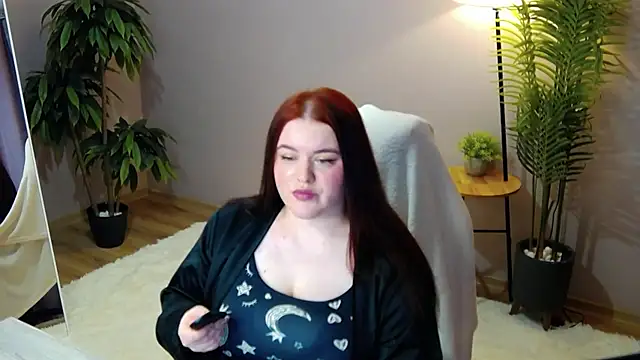 IvorySnowW online show from November 4, 2025, 10:58 am