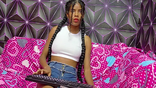 thianahorny online show from October 7, 2025, 10:29 pm