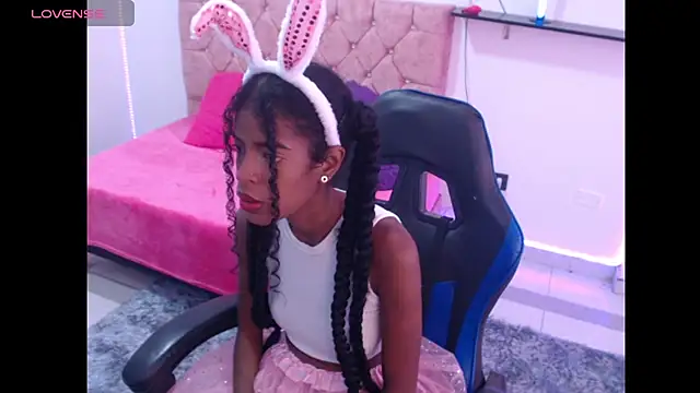 thianahorny online show from October 16, 2025, 12:28 pm