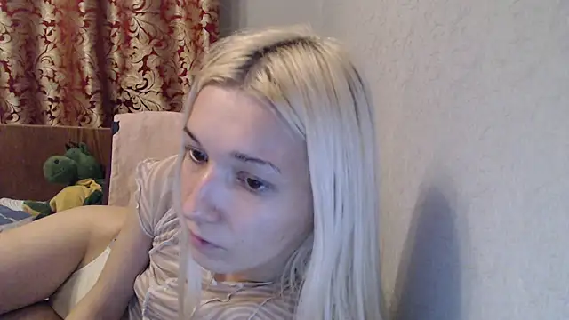 maybe doll online show from December 1, 2025, 5:29 pm