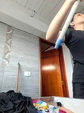 IAM SARAH online show from November 6, 2025, 5:47 pm