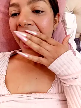 MeganHillss online show from December 5, 2025, 5:20 pm