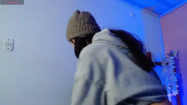 SweetRenata  online show from October 22, 2025, 11:21 am