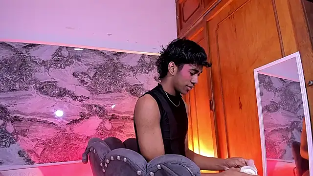 Ethan thouse online show from December 20, 2025, 7:10 pm