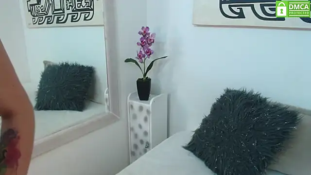 Mich Bonett online show from October 27, 2025, 4:16 am