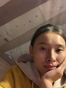 Han-han123 online show from November 4, 2025, 4:00 am