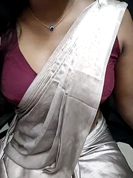 Snapshot of Tamilmallu-duskygirl03 chatting on July 18, 2026, 6:50 am Tamilmallu-duskygirl03 online show from July 18, 2026, 6:50 am