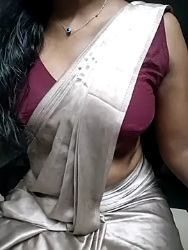 Snapshot of Tamilmallu-duskygirl03 chatting on July 18, 2026, 6:56 pm Tamilmallu-duskygirl03 online show from July 18, 2026, 6:56 pm