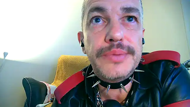 Snapshot of Nyctalopie8579 chatting on November 9, 2025, 11:19 am Nyctalopie8579 online show from November 9, 2025, 11:19 am