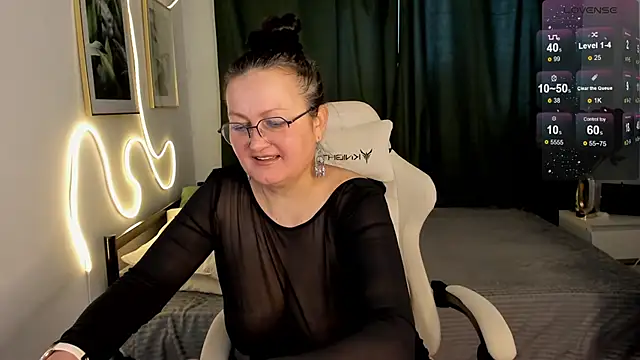 hottyannaa online show from February 25, 2026, 2:54 am