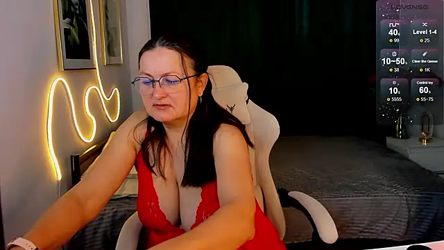 hottyannaa online show from March 2, 2026, 2:36 am