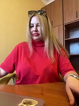 Snapshot of Passion-Blondy chatting on April 30, 2026, 8:42 am Passion-Blondy online show from April 30, 2026, 8:42 am