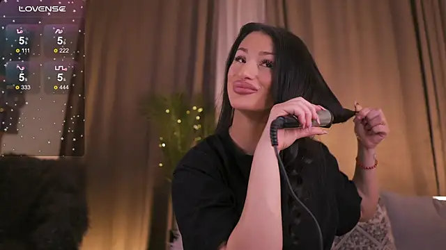 JessicaVerse online show from April 14, 2026, 2:06 am