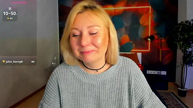 scent  of woman online show from March 19, 2026, 1:42 am