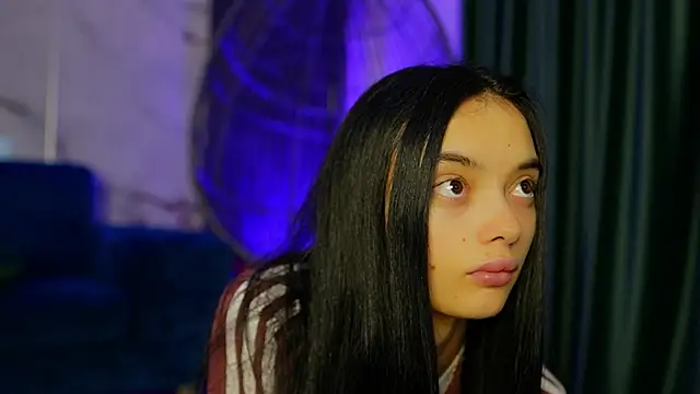 RachelRavee online show from October 11, 2025, 4:01 am